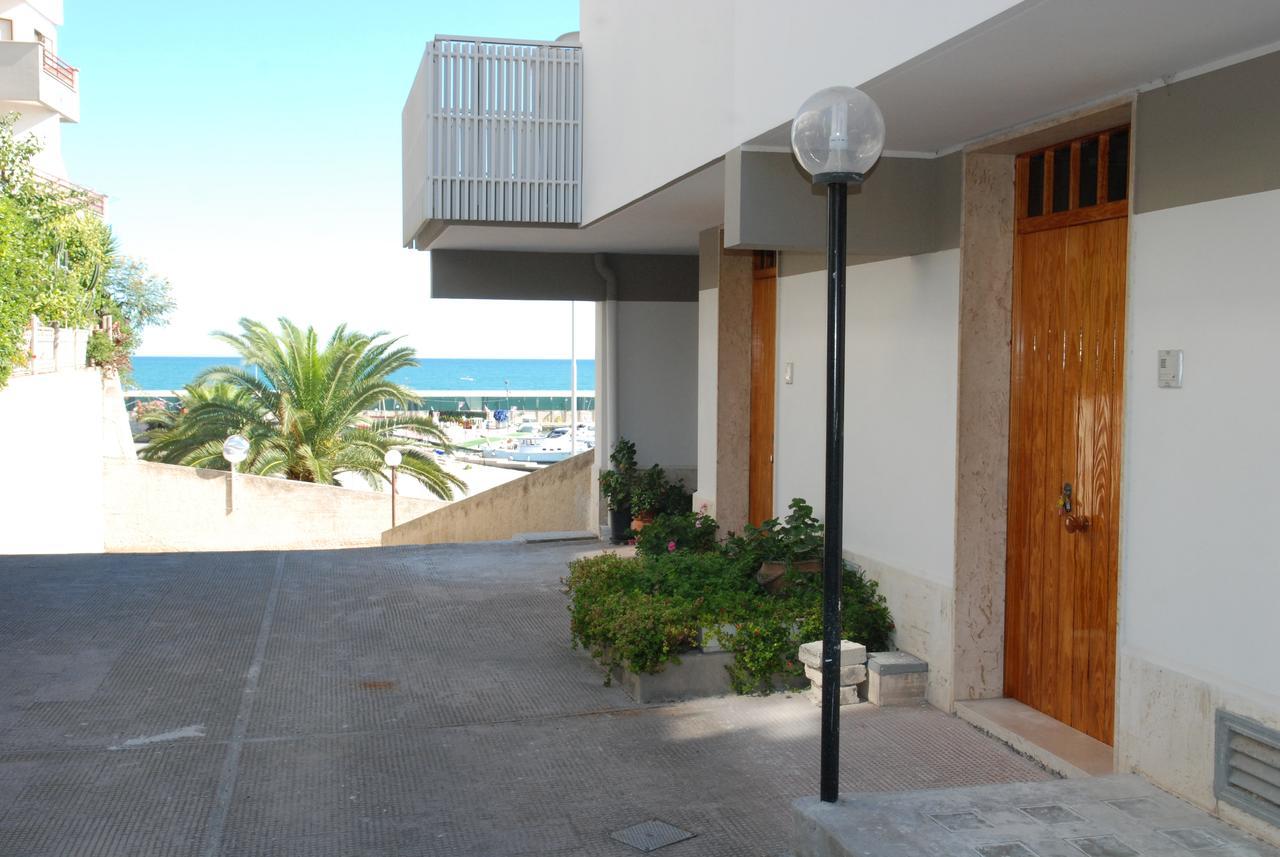 B&B La Baia Sea Rooms Bisceglie Kültér fotó