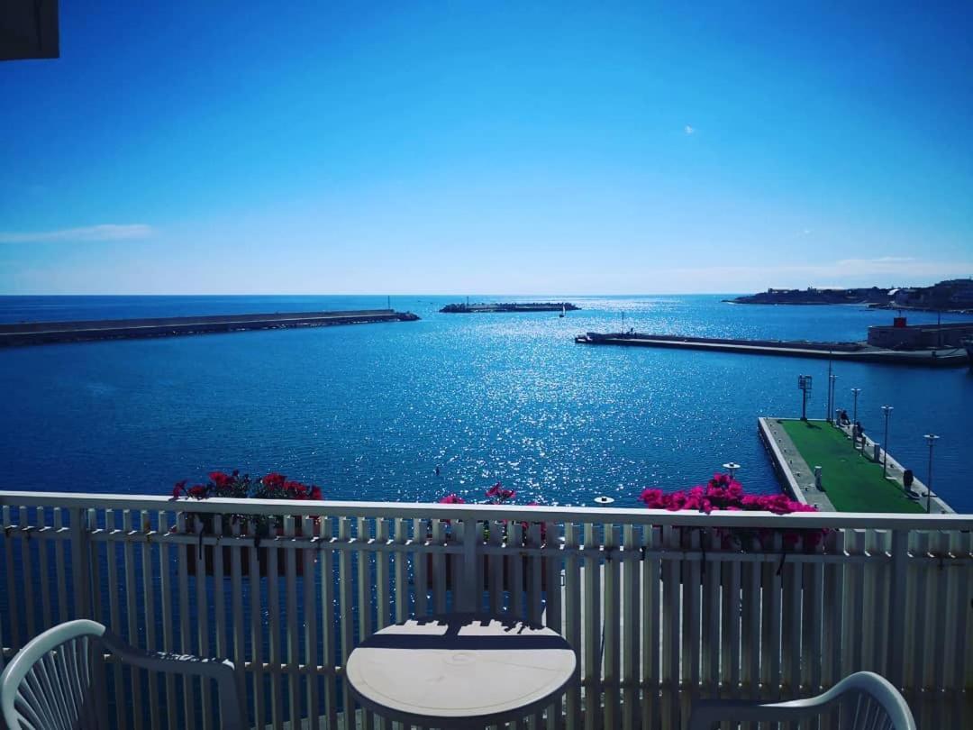 B&B La Baia Sea Rooms Bisceglie Kültér fotó